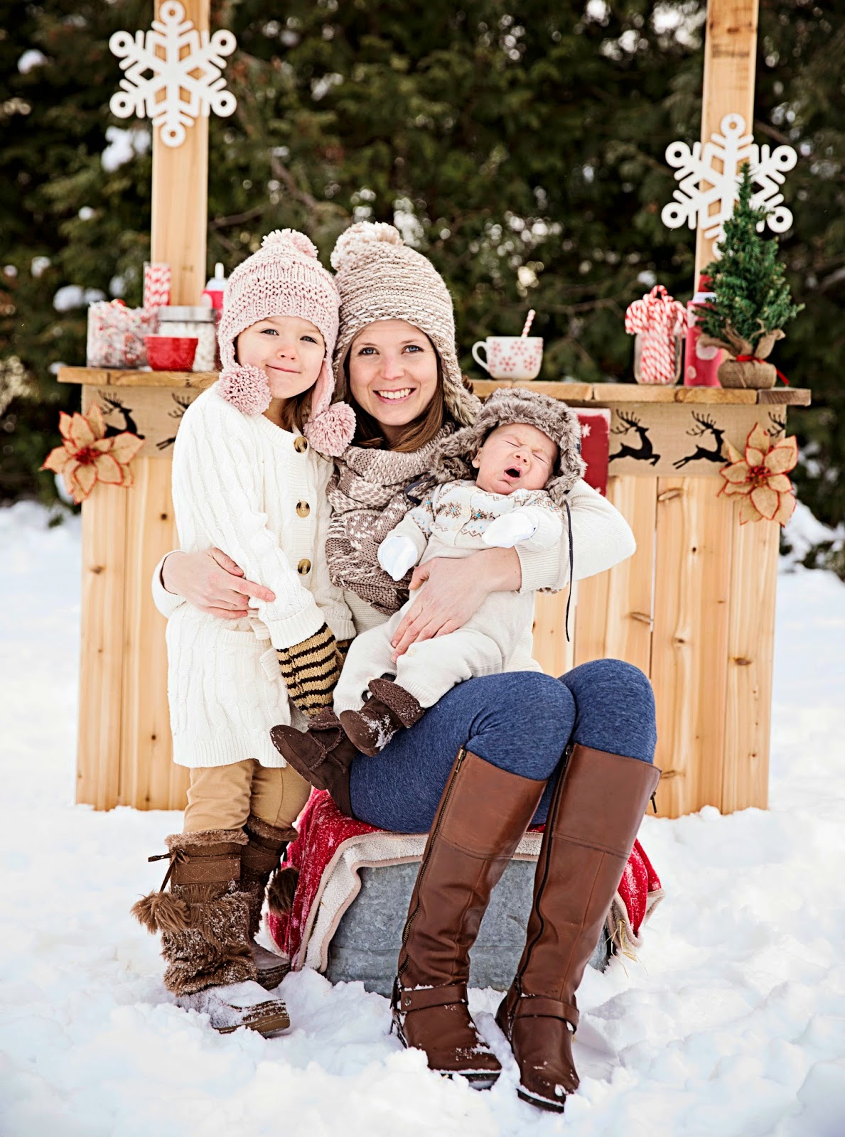 in love with the small things winter family photos