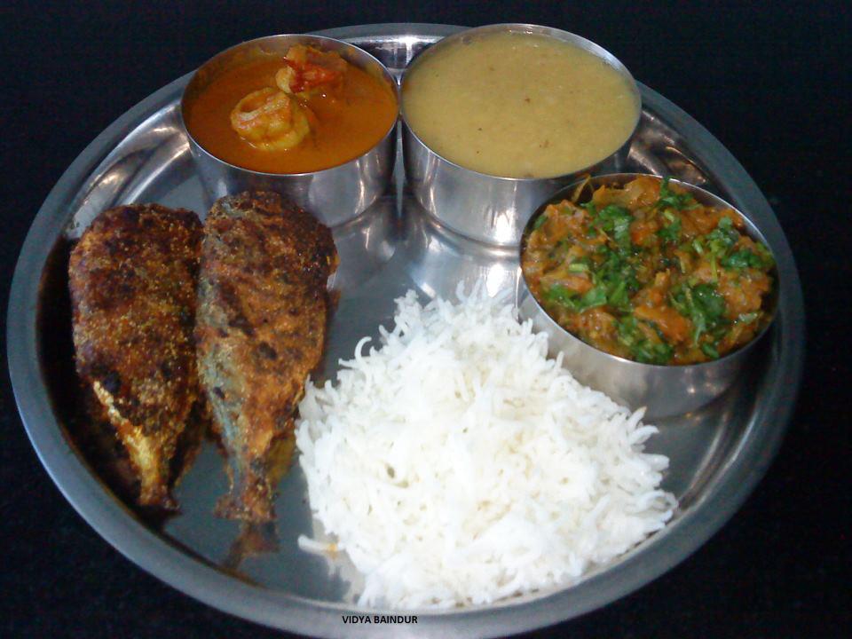 MY LUNCH THALI....(Prawns Curry, Baingan Bharta, Dali Varan, Bangda