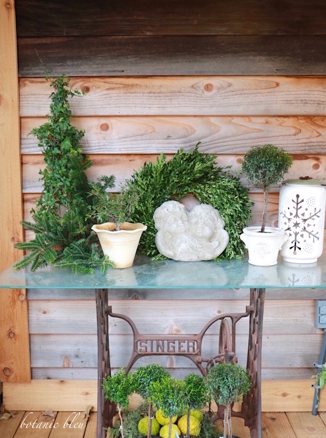 Botanic Bleu Botanical Christmas Decor