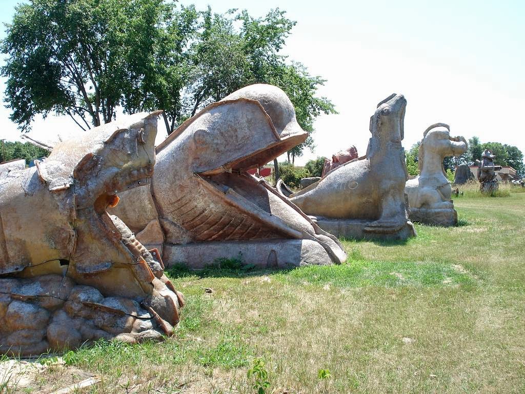 The Fiberglass Statue Graveyard of Sparta Kuriositas