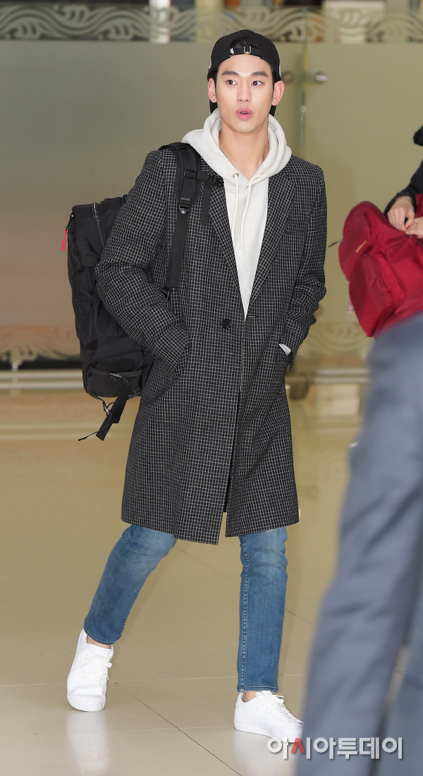 어제자 공항 김수현 기사짤 | 인스티즈