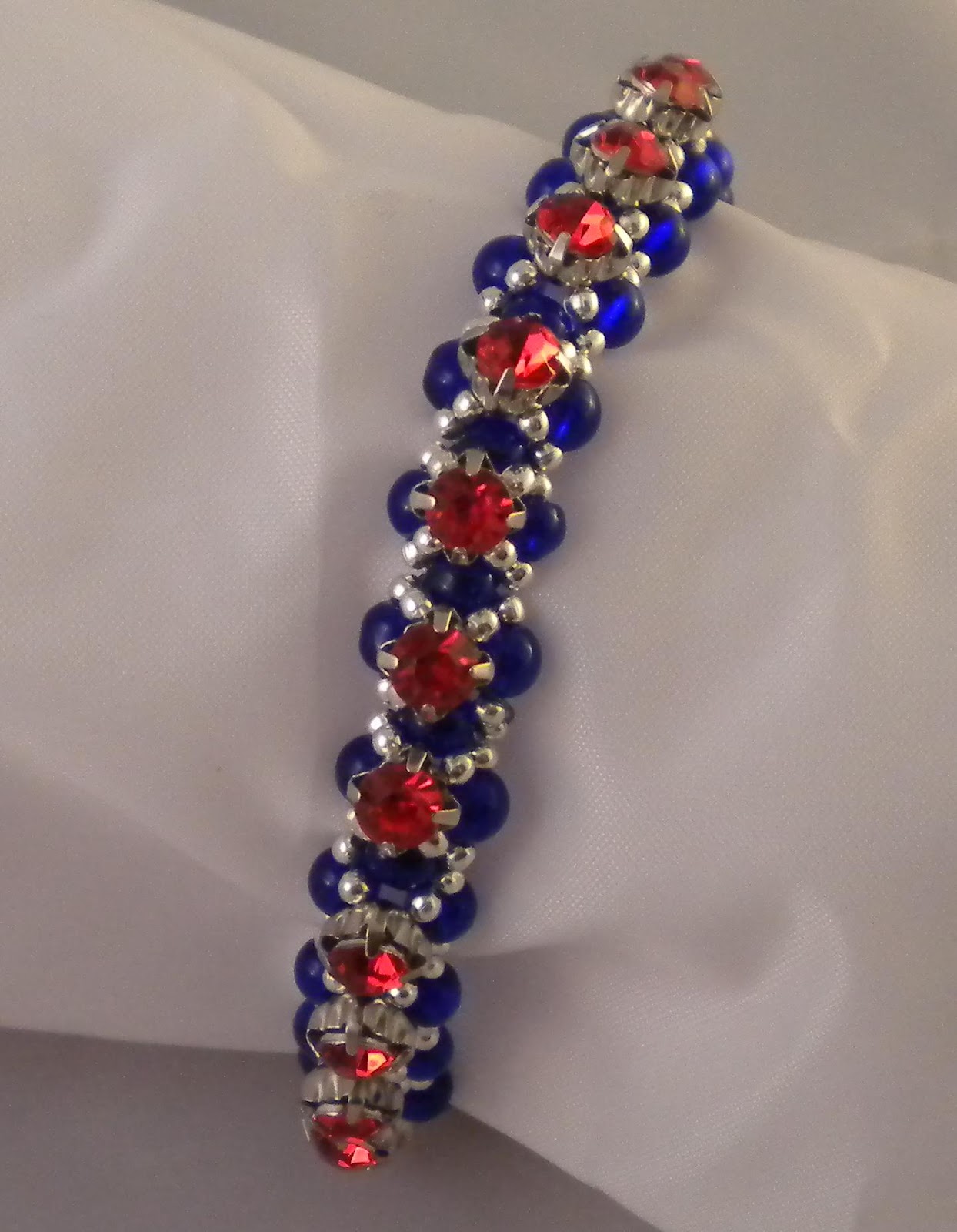 Biżuteria: Bransoletki z koralików i cyrkonii