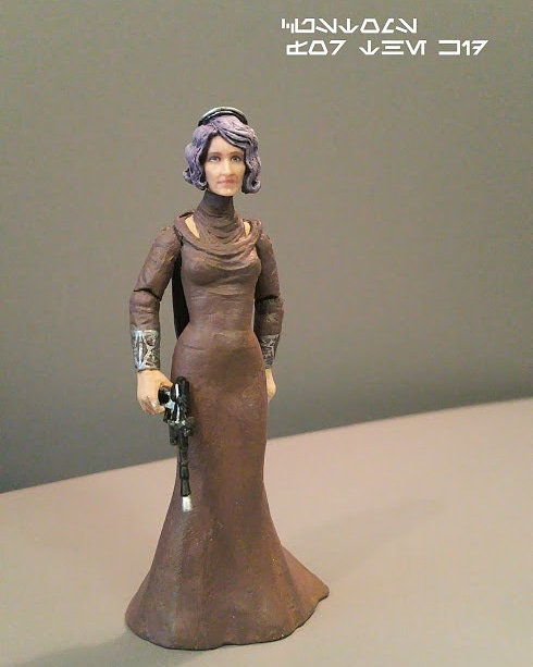 admiral holdo figure