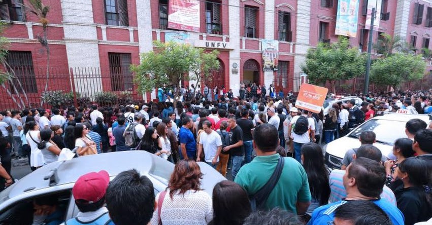 UNFV: Policía detiene a 11 falsos postulantes en examen de admisión a la Universidad Nacional Federico Villarreal UNFV: Policía detiene a 11 falsos postulantes en examen de admisión a la Universidad Nacional Federico Villarreal