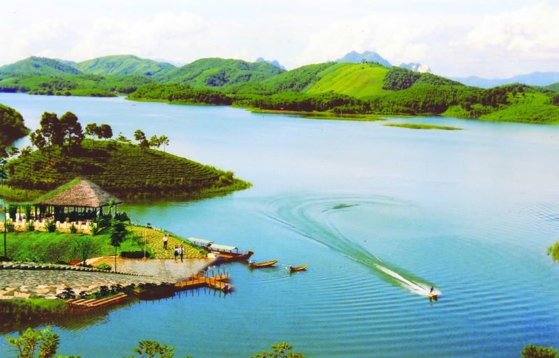 10 hồ từ Bắc - Nam thu hút phượt thủ Việt khám phá check –in
