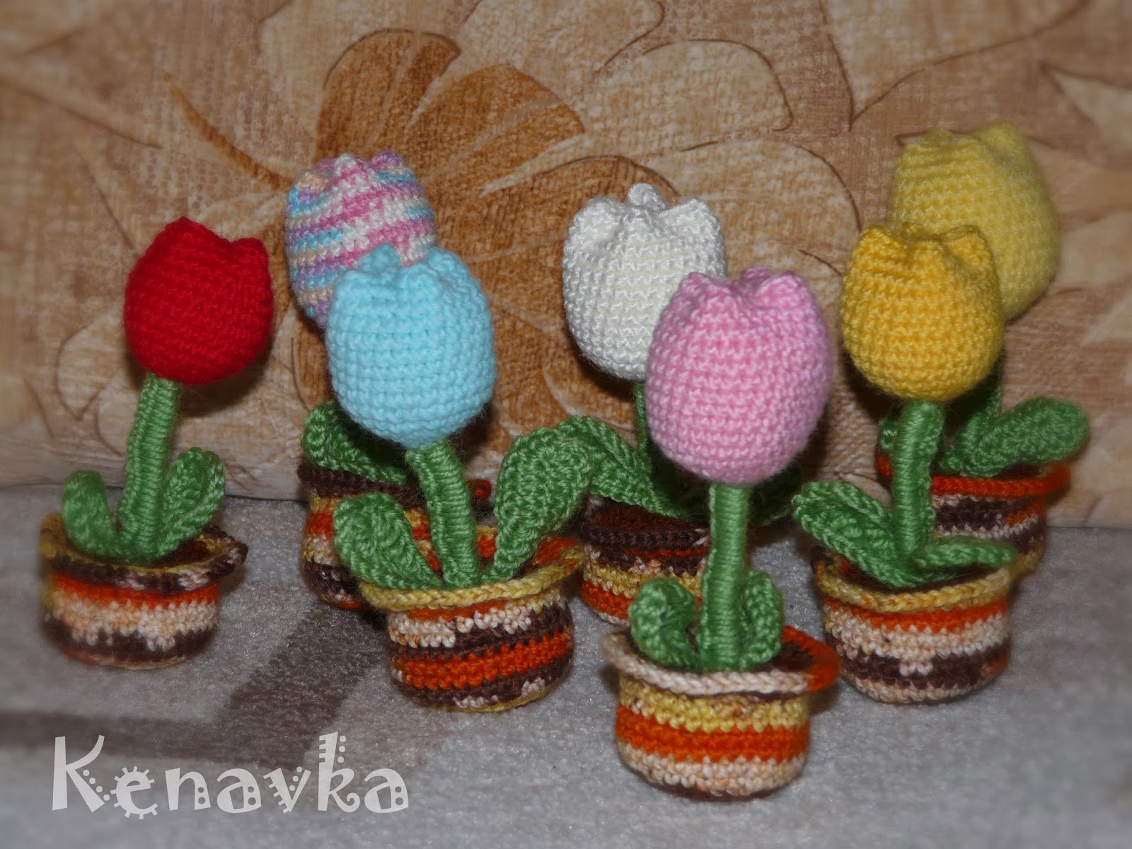 игольница грибная поляна. вязаные поделки. вязаные сувениры. вязаные поделки крючком. вязаные букеты крючком.