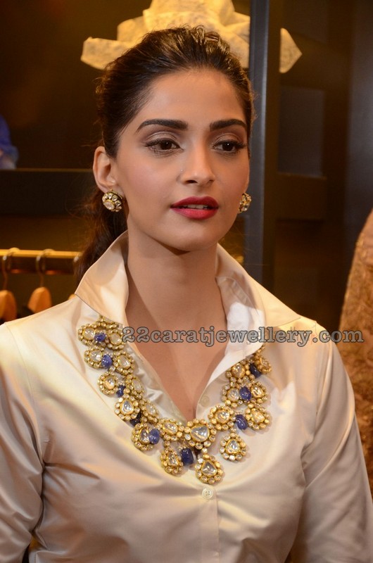 Alhudapk Com World Map Necklace H&m St Christopher Medallion