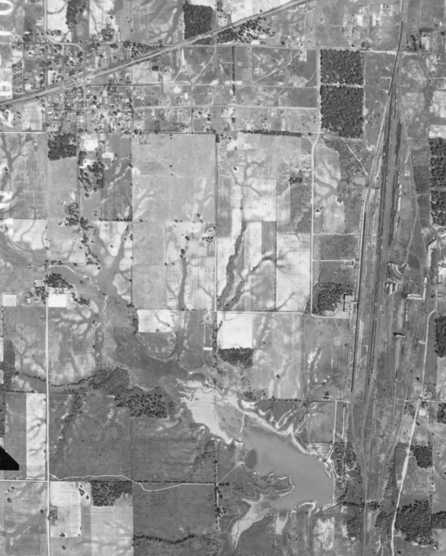 Towns and Nature Bluford, IL 1960s Aerial photo of IC Railyard and