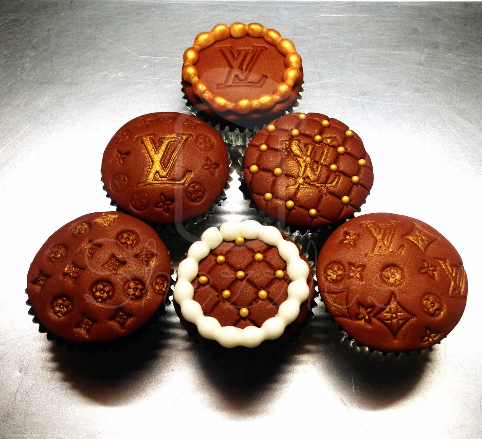 Shezzles | Dessert in a jar: Louis Vuitton Cupcakes