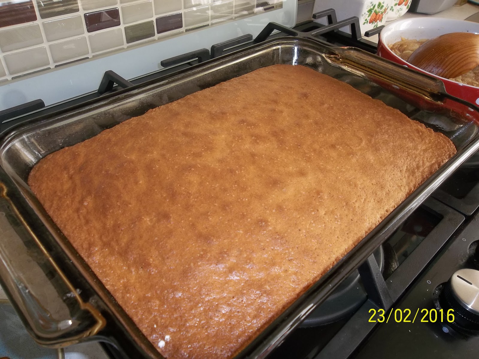 pratik yemek tarifleri ELMA PÜRELİ KEK