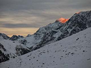 Der Gipfel der Hohen Geige leuchtet in der Abendsonne