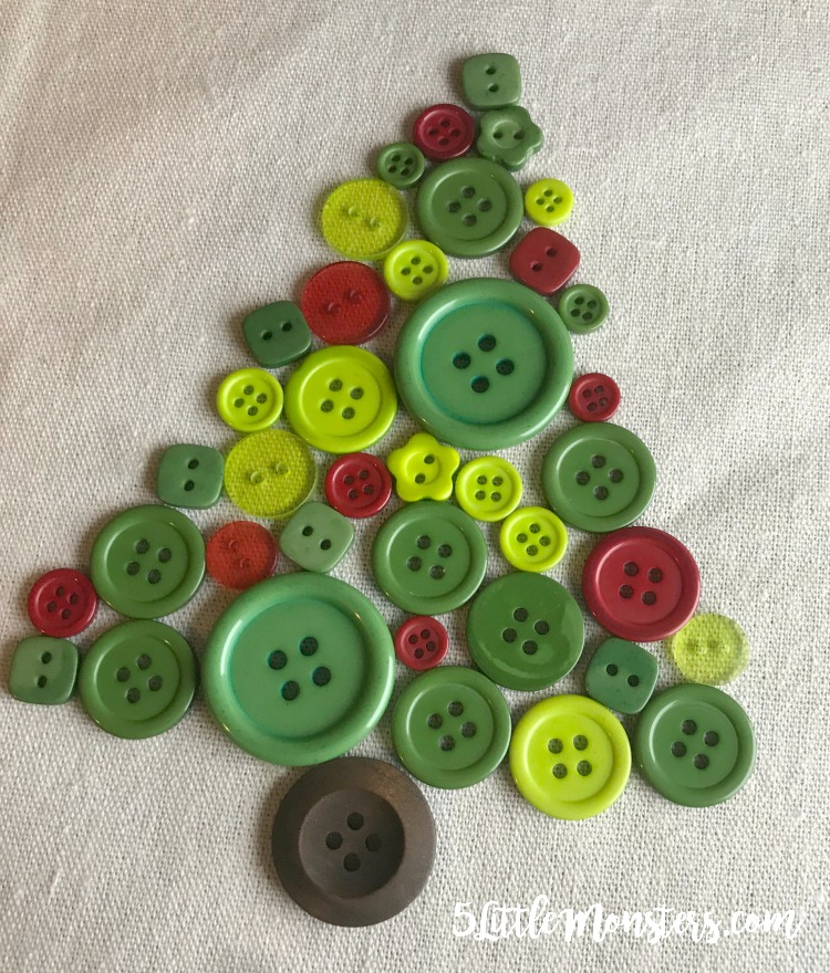 5 Little Monsters: Button Christmas Tree Banner