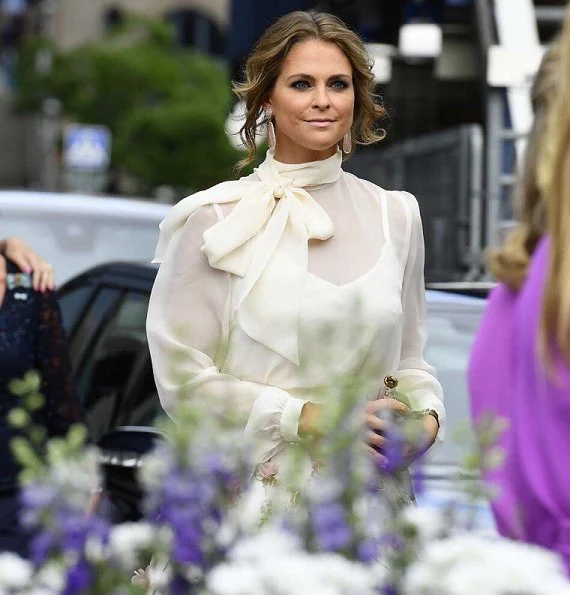 King Carl Gustaf, Queen Silvia, Crown Princess Victoria, Prince Daniel, Princess Madeleine, Prince Carl Philip and Princess Christina, Mrs. Magnuson