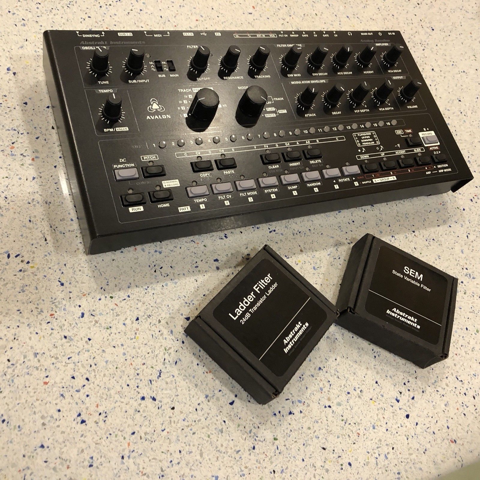 MATRIXSYNTH Avalon Bassline Synthesizer By Abstrakt Instruments