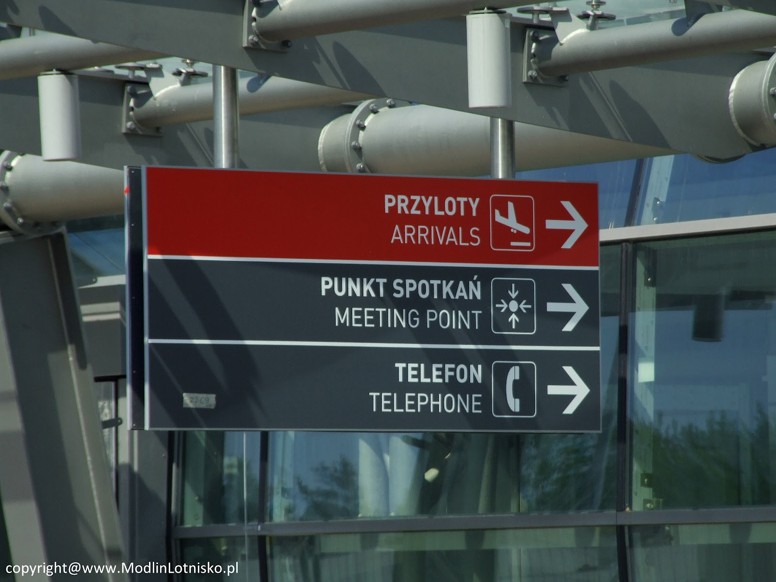 LOTNISKO WARSZAWA MODLIN MODLIN AIRPORT TAXI PARKING HOTEL RENT A