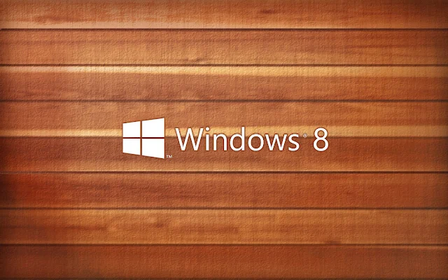 Houten Windows 8 achtergrond met wit logo en letters