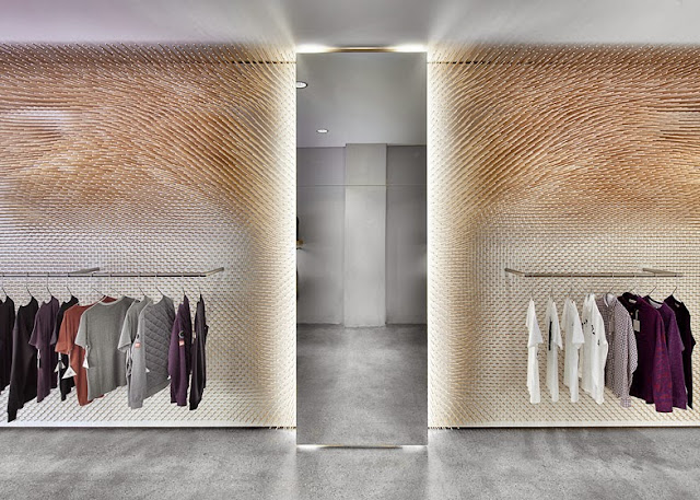 ilia estudio interiorismo: 22.000 palos de madera en el interiorismo de