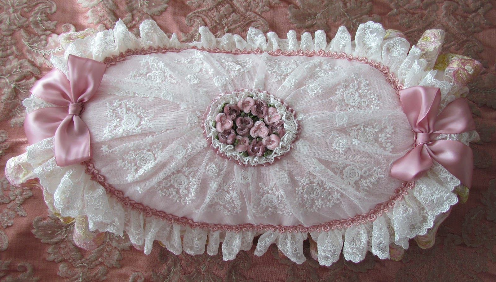 Angela Lace Bolster Tutorial