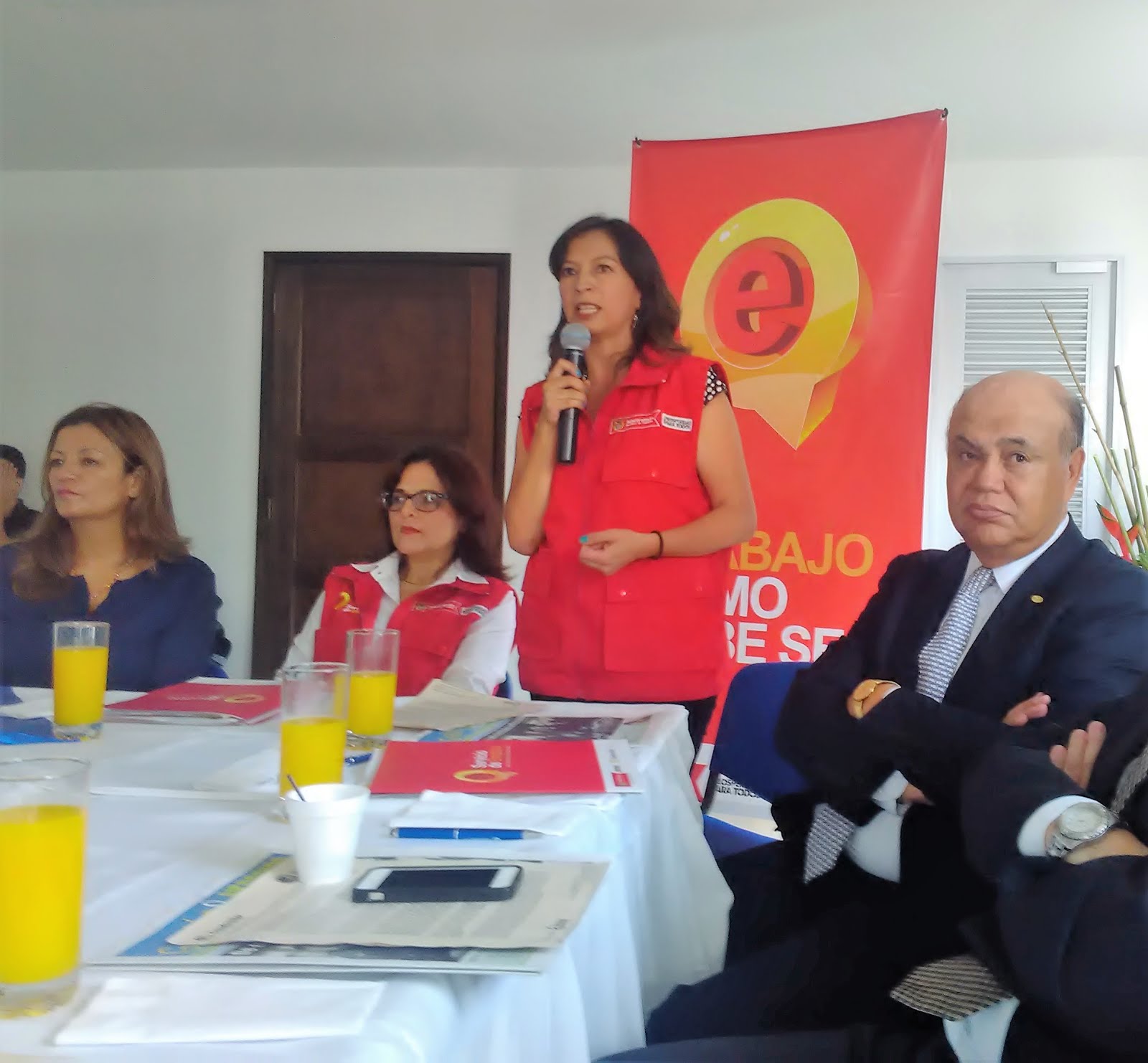 Resultado de imagen para Oficinas de Empleo de Comfamiliar Risaralda