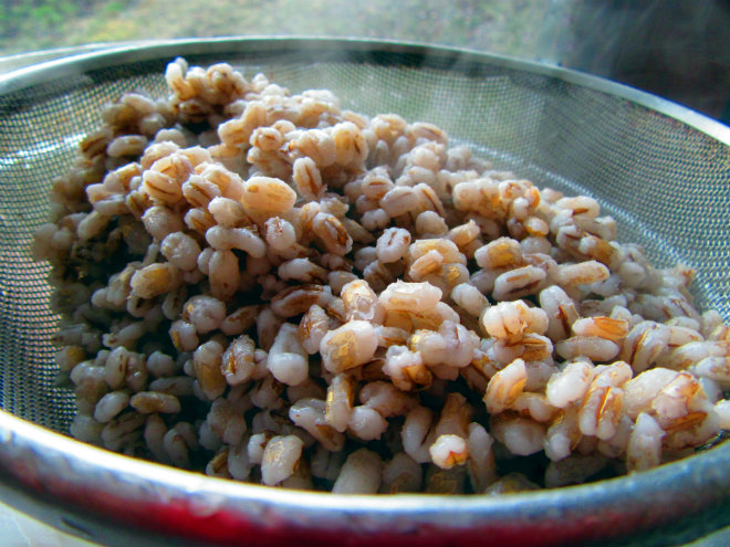 Bean and barley stew by Laka kuharica: drain and rinse the barley.