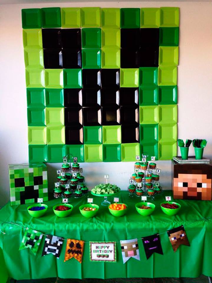 Decoração de festa com pratinhos