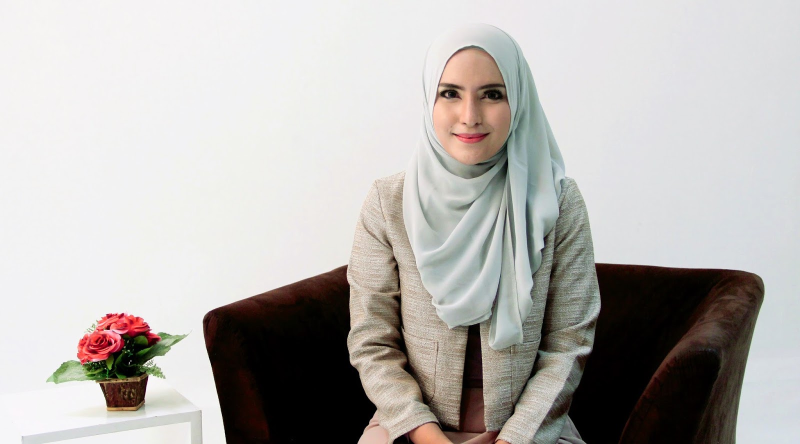 Hijab santai dan cantik pada saat wawancara kerja Jangan Kenakan Hijab yang Belerbihan tidak dapat membuat dna menggoda atasan dan jadi sekertaris seksi