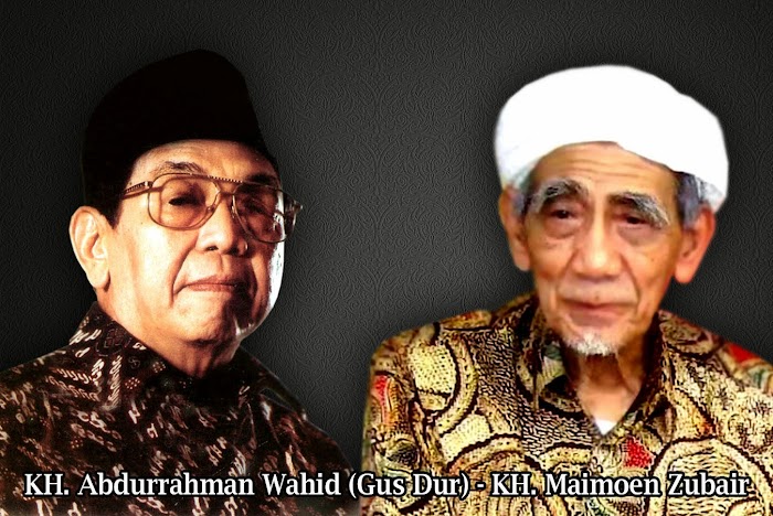 Kisah Mbah Maimoen dan Mimpi Gus Dur Mengimami Shalat Jama'ah