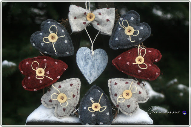 wianek z filcowych serc, wianek z serc, walentynkowy wianek, filcowe serca, felt wreaths, felt hearst, valentine wreaths, valentine heart