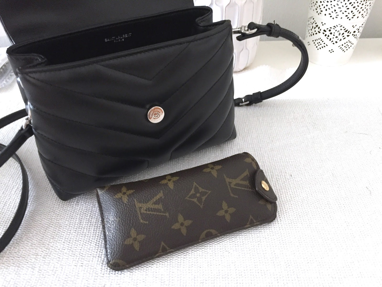 Saint Laurent Toy Loulou // What Fits Inside?