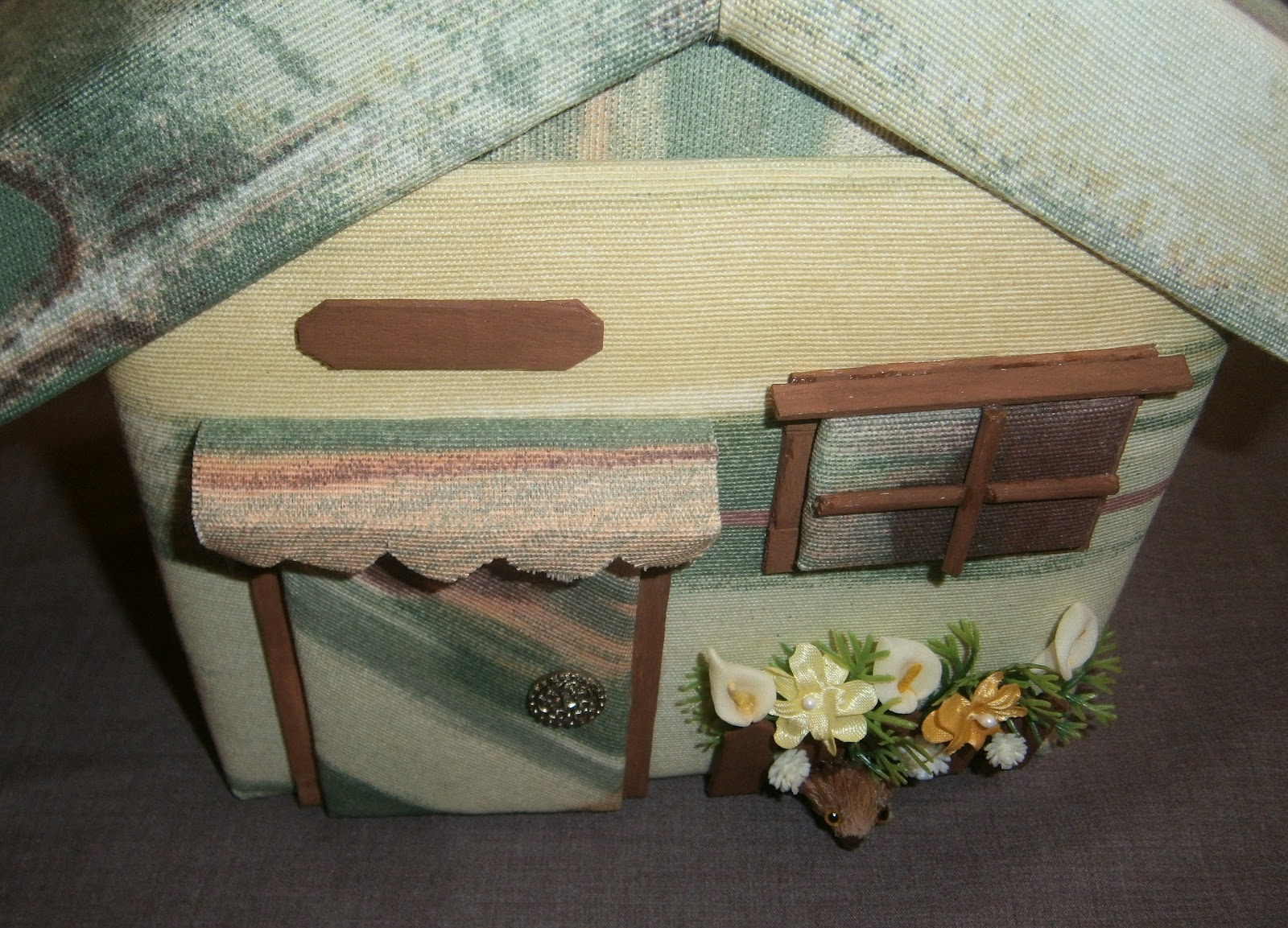 Las Mil y Una Casas: CASITA CON TOLDO