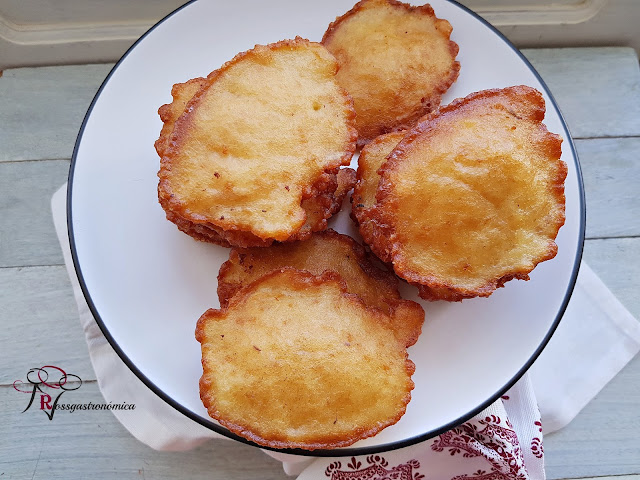 Tortitas abuñueladas de pollo asado