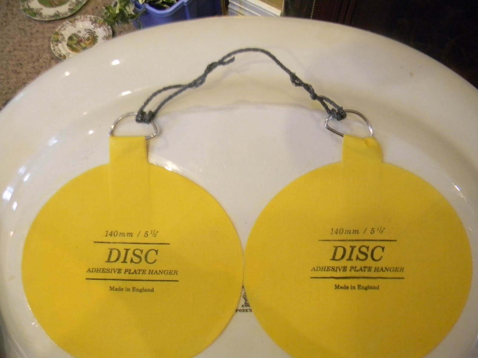 Two 2 Extra Large Plate Hangers Invisible Disc 5-1/2 for Plates up