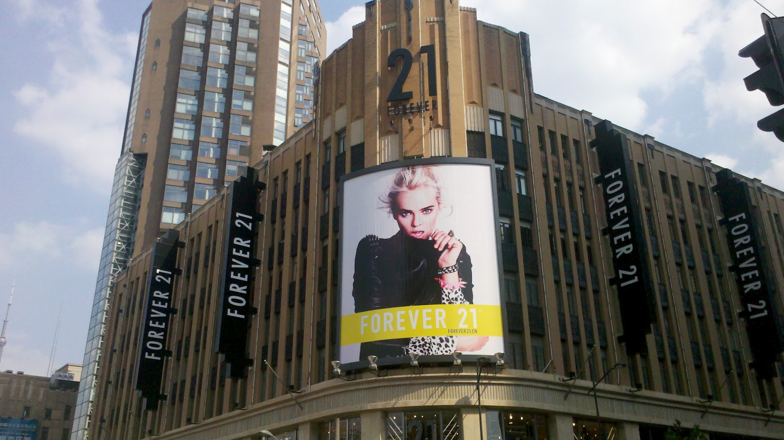 As of 2011, forever21 has opened over 480 stores worldwide.
