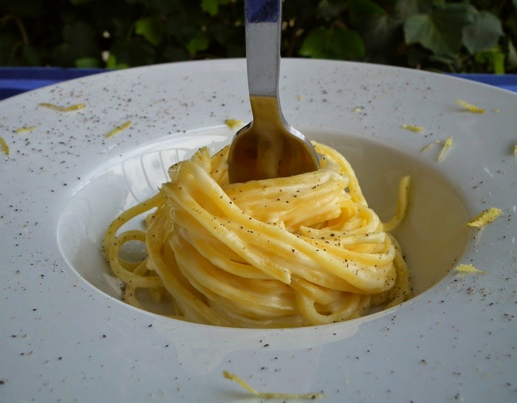 pâtes et pattes Spaghetti al limone da Stefania di Alessandra Gennaro a Helga