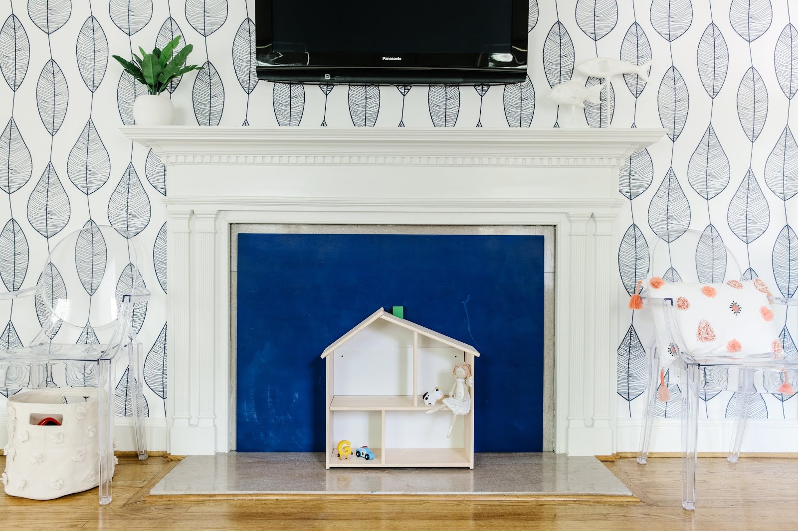 DIY Chalkboard Fireplace Cover: perfect for babyproofing! 
