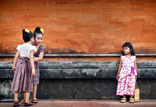 Masih Suka Bisik Sana-Sini? Awas! Selain Picu Hal Ini, Rasulullah juga Melarangnya