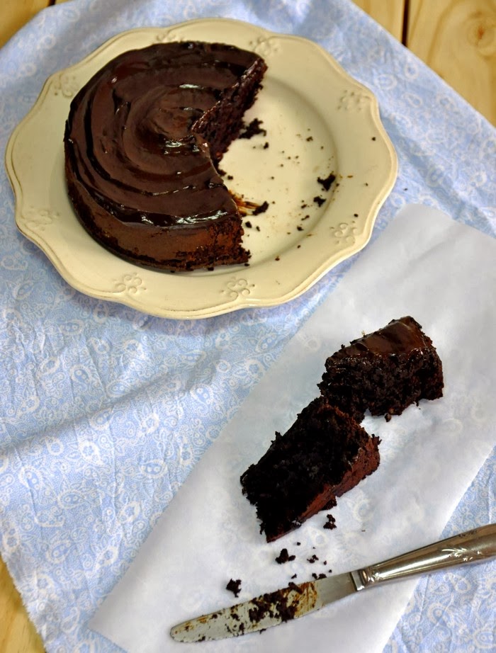 Bolo de beterraba e chocolate Beetroot and chocolate cake