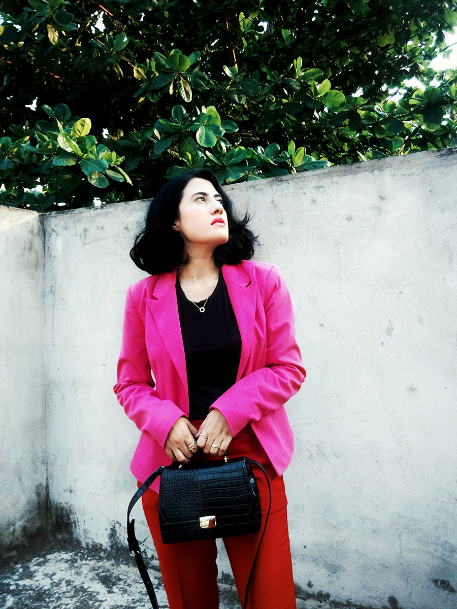 RED GOES WITH PINK |STYLE AND ILLUSTRATION BLOG BY DHEERA JOSHI Zarablacktop,Mango Red trousers,Only pink blazer,Zarablackcitybag,Mango Boots