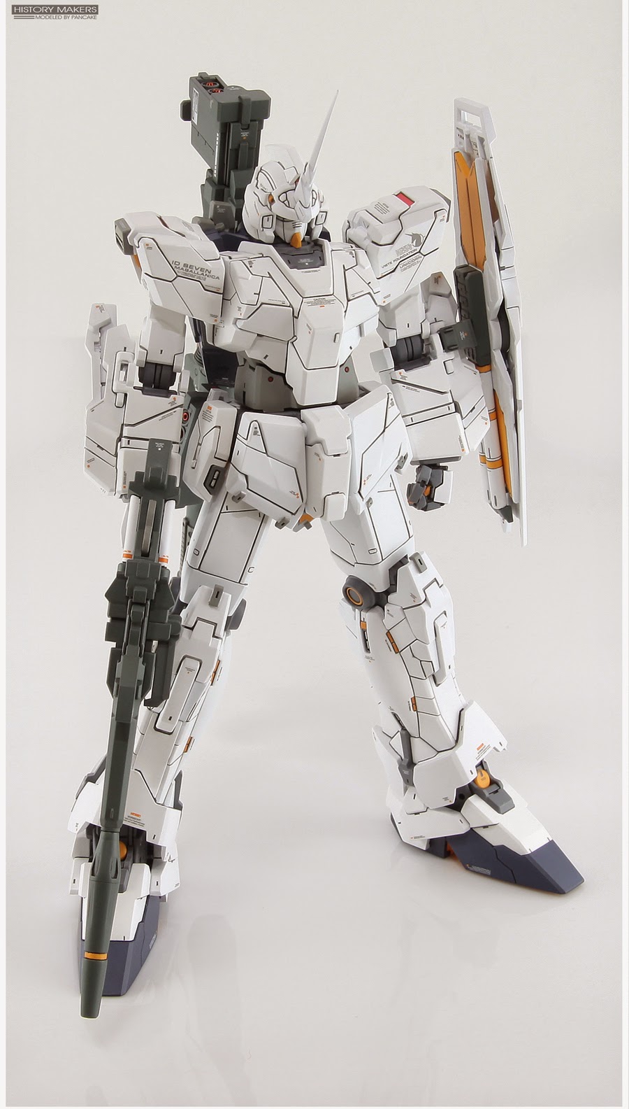 Custom Build: HGUC 1/144 Unicorn Gundam Unicorn Mode "Custom Faceplate