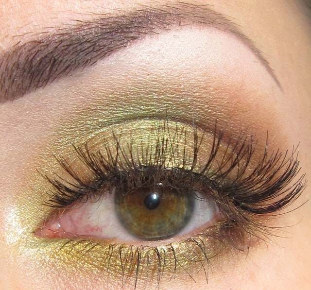 Glitter is my crack: Match your eyeshadow to your eye 