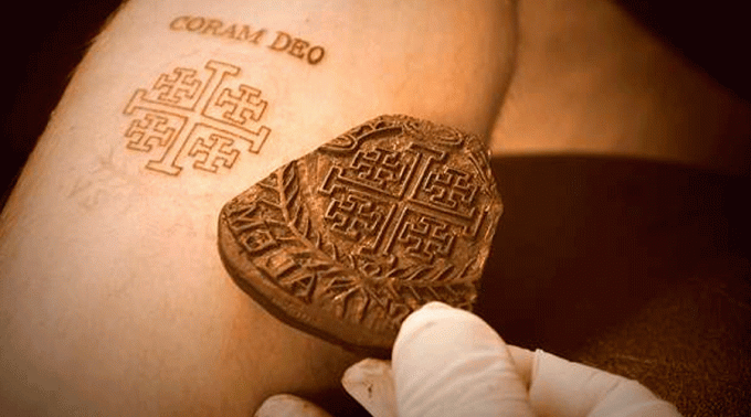 Blog CNA - Como acertar ao fazer uma tatuagem em inglês?