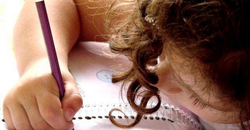 El exceso de tareas puede causar efectos negativos en el rendimiento escolar El exceso de tareas puede causar efectos negativos en el rendimiento escolar