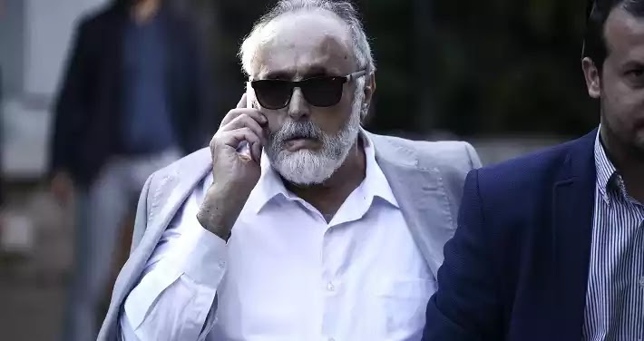 Κουρουμπλής – Μικρά Ασία: Δεν είπα βλ@κεία με τους λαθραίους Έλληνες… εννοούσα άλλο Κουρουμπλής – Μικρά Ασία: Δεν είπα βλ@κεία με τους λαθραίους Έλληνες… εννοούσα άλλο
