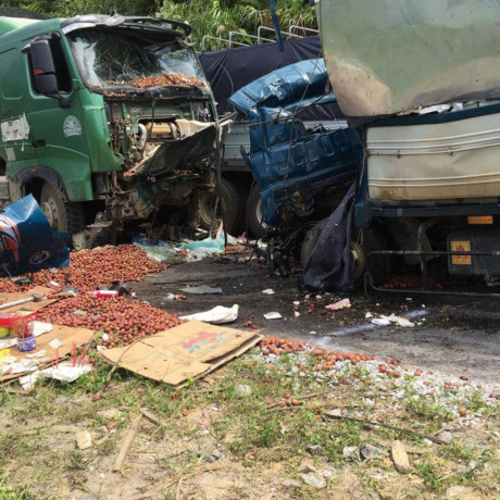 Phu Tho: Tai nan kinh hoang tren quoc lo 32B - Anh 3