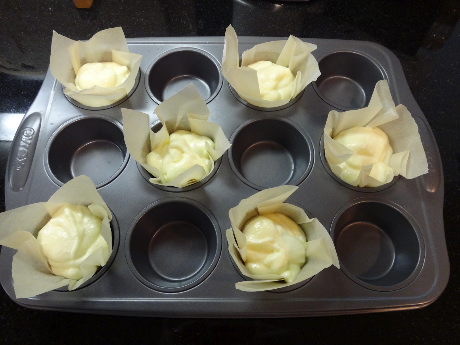 Falling in love with baking: Hong Kong style paper cupcake