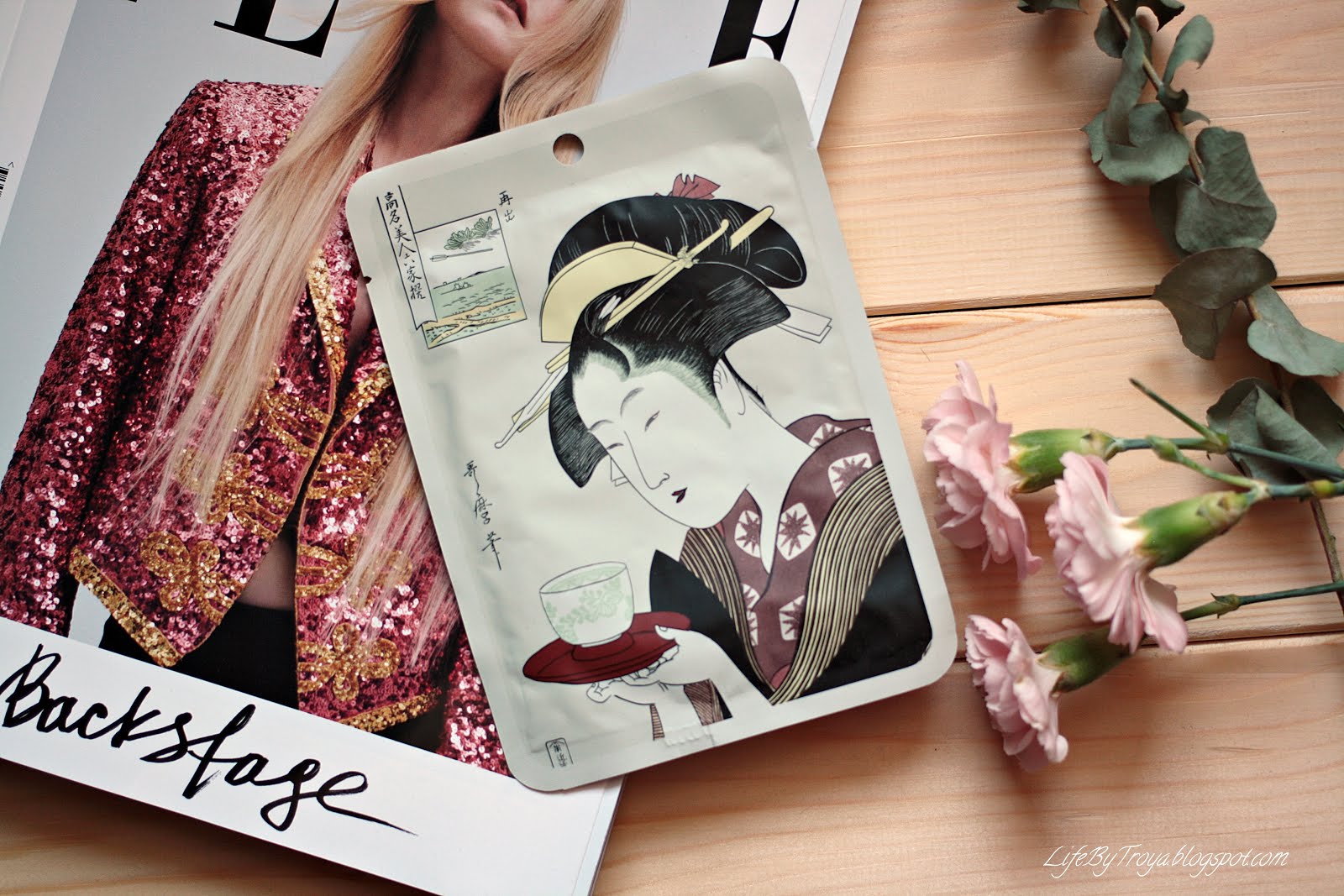 Review Mitomo Facial Masks Collagen + Lithospermum, Q10 and