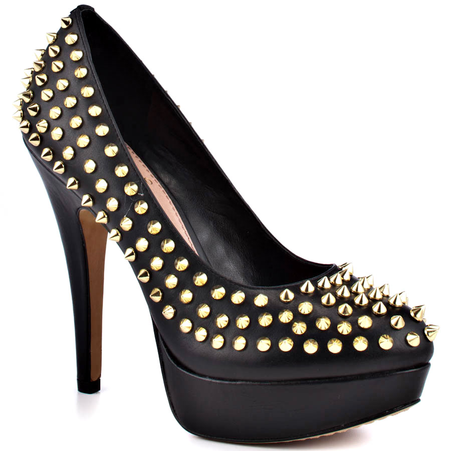 Sexy Shoes: Sexy Spike Studded Pumps