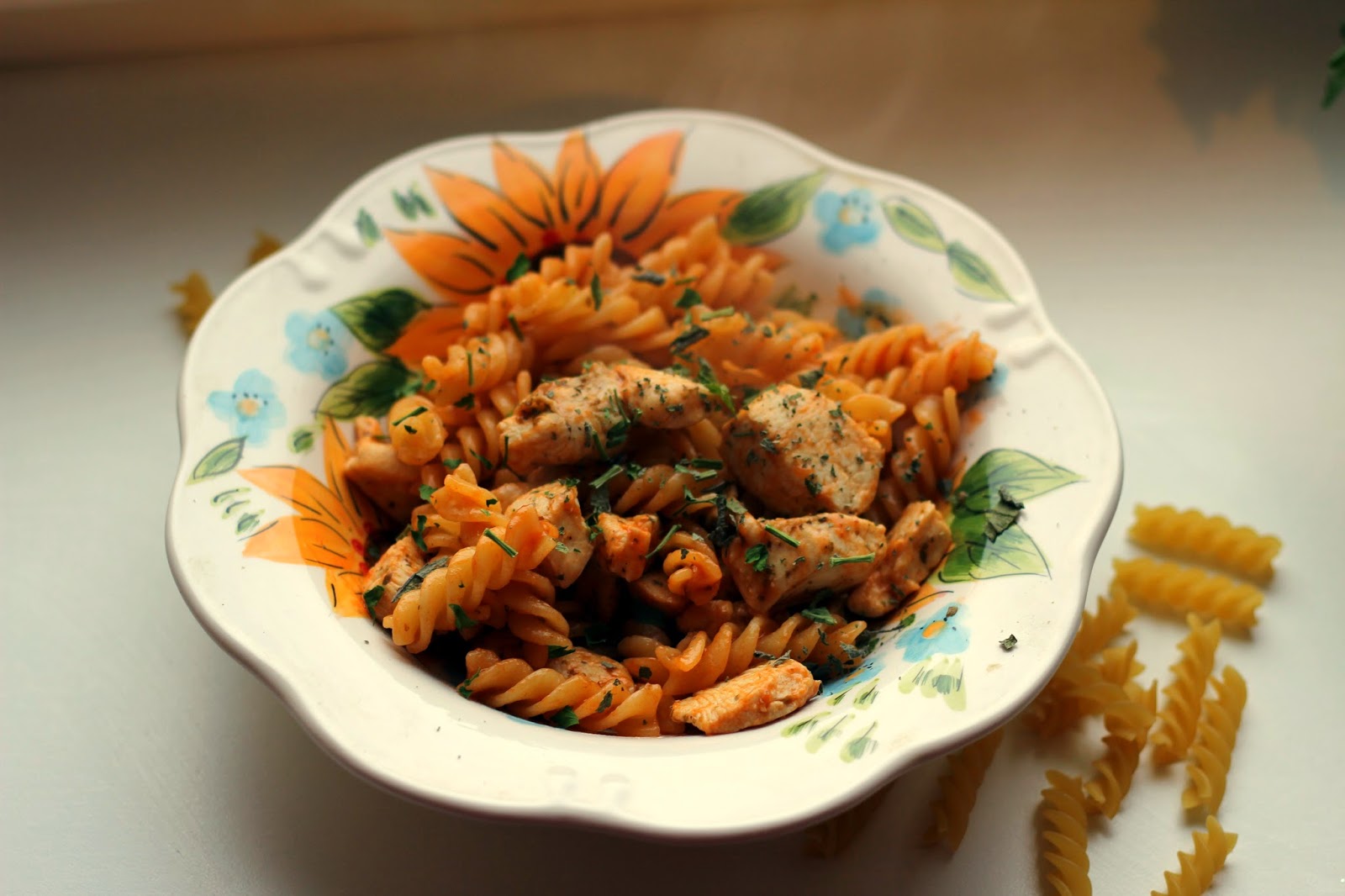 makaron-fusilli-z-kurczakiem-i-majerankiem-kuchnia-ukasza