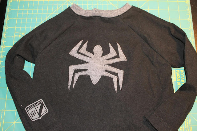 Lilyquilt: Tutorial: Spider-Man Pajamas from a T-Shirt (Part 1)