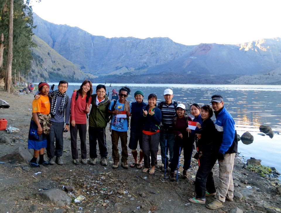 Bertemu teman dari Singapura, Danau Segara Anak, Gunung Rinjani Bertemu teman dari Singapura, Danau Segara Anak, Gunung Rinjani